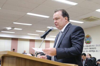 max-russi-participa-da-posse-do-novo-procurador-geral-de-justica-de-mato-grosso