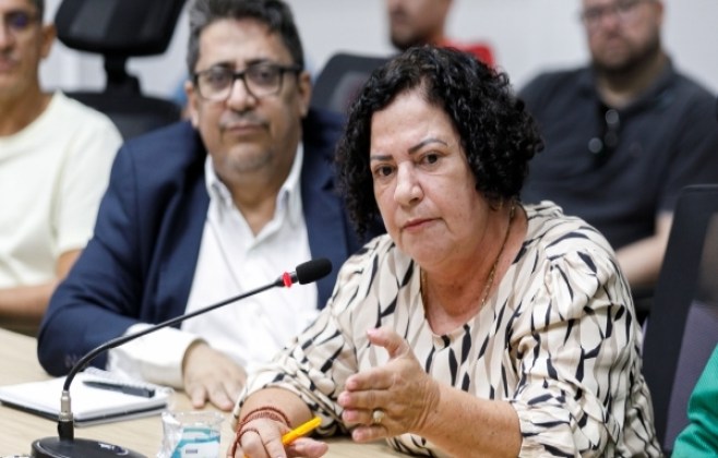 baixinha-rebate-deputada-e-afirma-que-”-burocracia-nao-pode-estar-acima-da-necessidade-do-povo”