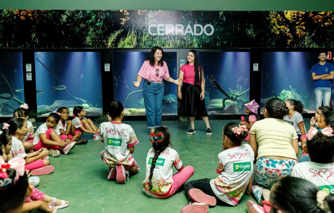 samantha-iris-celebra-visita-de-240-meninas-do-siminina-ao-aquario-municipal