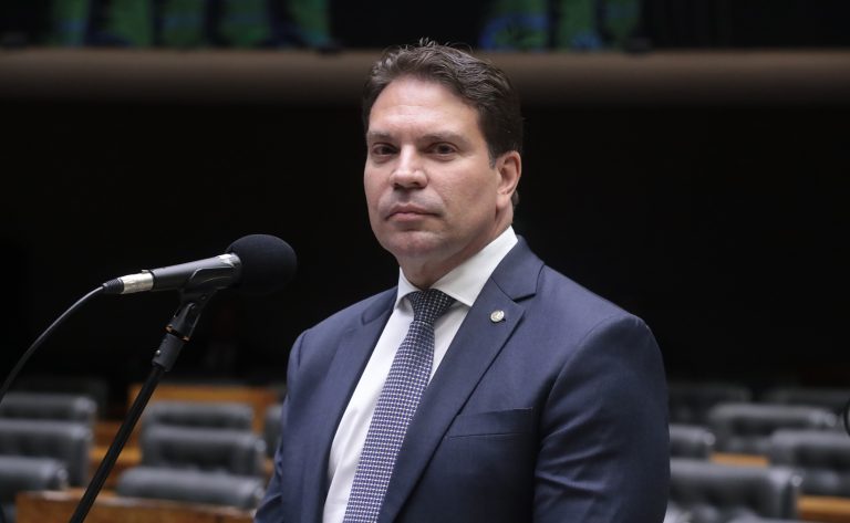 relator-recomenda-suspensao-de-acao-penal-contra-deputado-delegado-ramagem