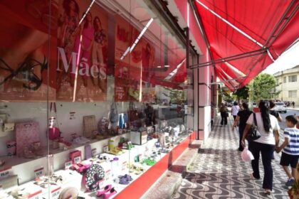compra-do-presente-do-dia-das-maes-exige-planejamento-e-pesquisa-de-precos,-alerta-procon-mt