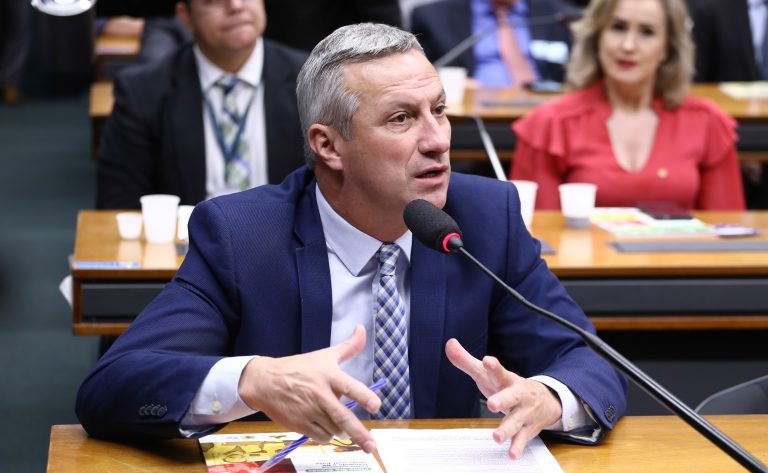 comissao-aprova-projeto-que-cria-marco-legal-para-combater-milicia-privada