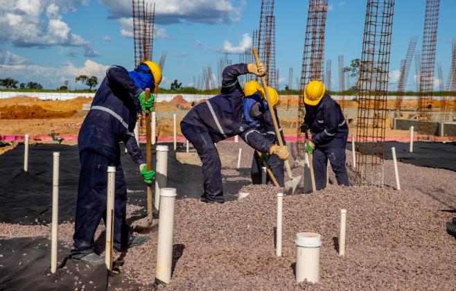 mato-grosso-cria-mais-de-32-mil-vagas-e-tem-servicos-como-motor-do-crescimento