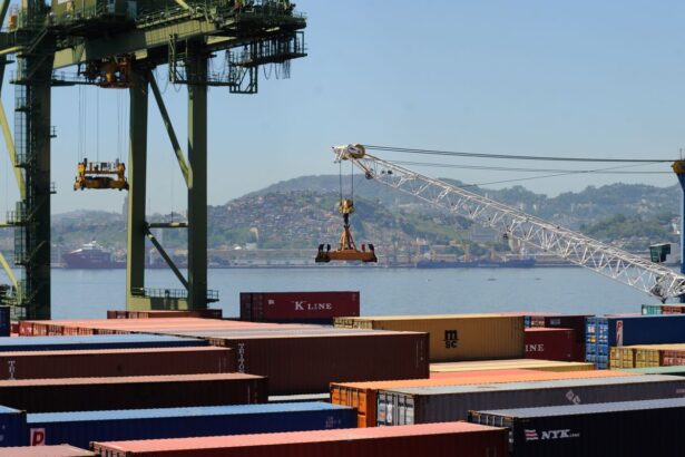 tarifas-dos-eua-devem-derrubar-precos-e-afetar-setores-estrategicos