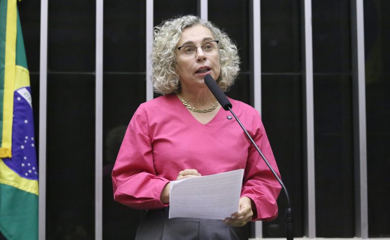 comissao-aprova-projeto-que-proibe-qualquer-caso-de-casamento-antes-dos-16-anos