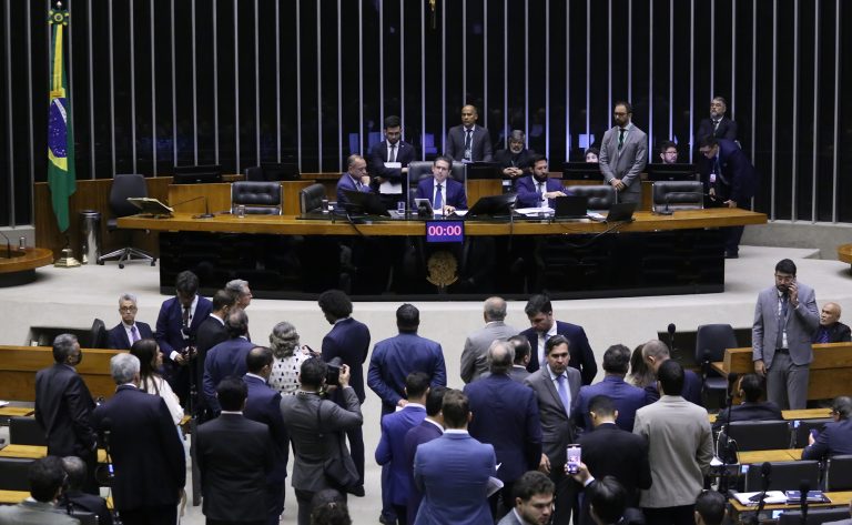 camara-decide-que-projeto-sobre-crimes-de-trabalho-escravo-sera-votado-em-plenario