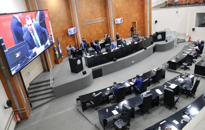 assembleia-aprova-proposta-do-governo-para-reducao-de-30%-sobre-o-fethab-da-vaca