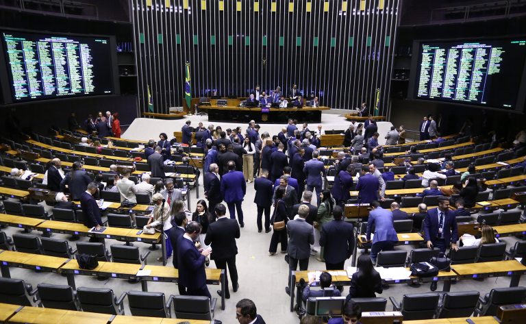 deputados-nao-chegam-a-acordo-para-votar-pec-das-prerrogativas