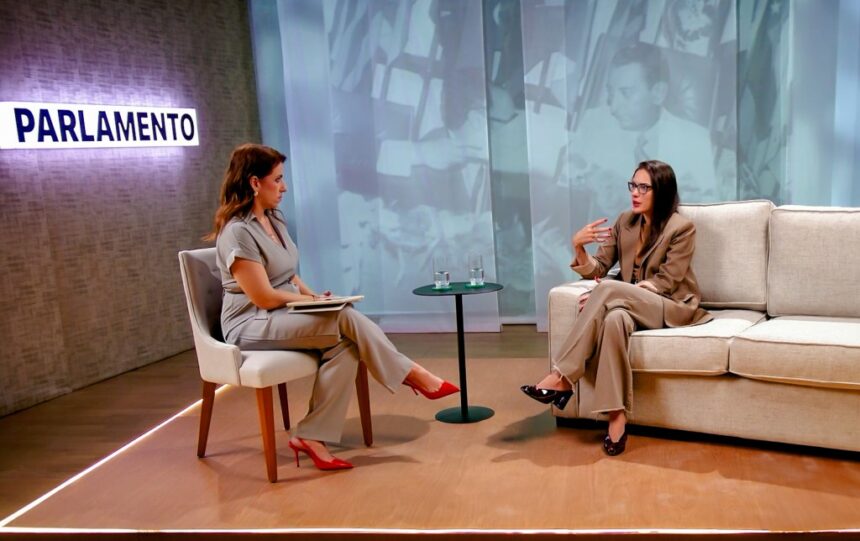 deputada-janaina-riva-e-a-convidada-do-5o-episodio-do-programa-parlamento,-na-tval