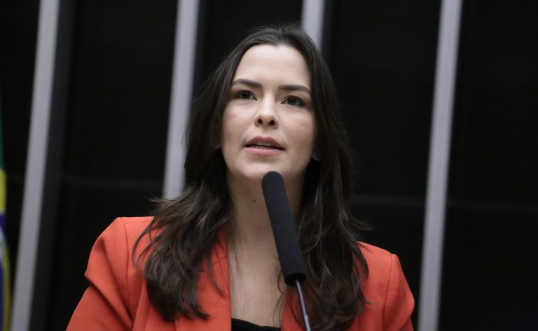 comissao-aprova-projeto-que-permite-continuar-divorcio-apos-morte-de-conjuge