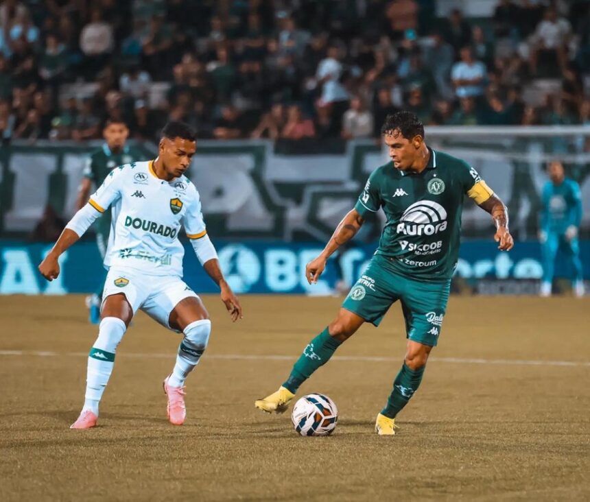 cuiaba-vence-chapecoense-em-jogo-tenso-e-avanca-na-tabela-da-serie-b