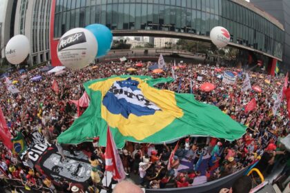 sao-paulo-tem-42-mil-pessoas-em-ato-contra-pec-da-blindagem-e-anistia