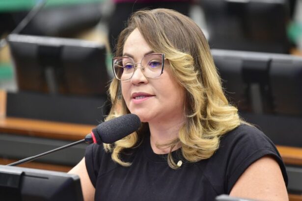 comissao-de-constituicao-e-justica-aprova-criacao-do-dia-da-diversidade-surda