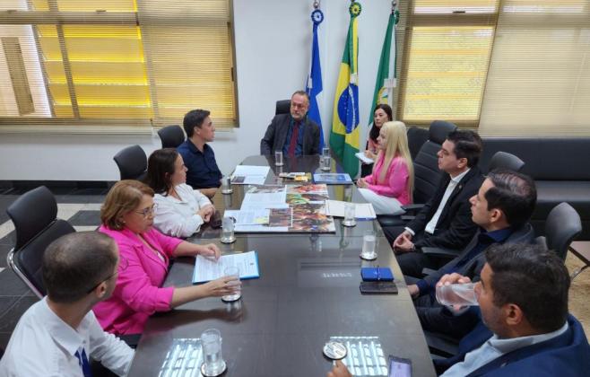 seduc-e-tre-mt-firmam-cooperacao-para-emitir-titulos-eleitorais-a-157-mil-estudantes