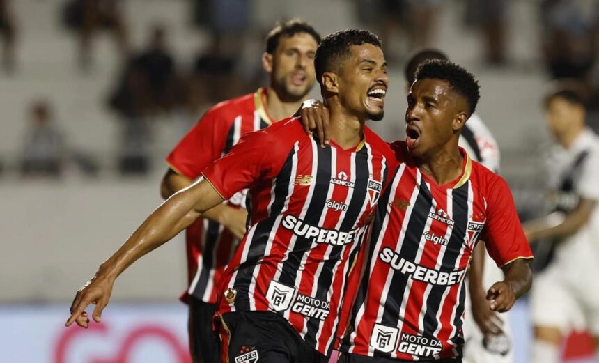 sao-paulo-vence-ponte-preta-e-garante-vaga-nas-quartas-do-paulistao