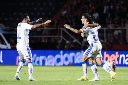 cruzeiro-conquista-vitoria-fora-de-casa-e-abre-vantagem-na-semifinal-do-mineiro