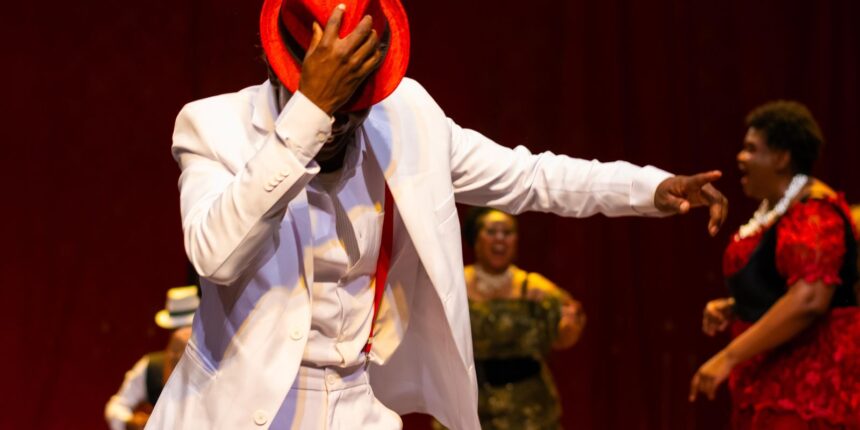 grupo-dos-dez-faz-apresentacao-unica-de-madame-sata-em&hellip;