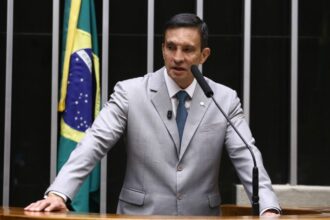 comissao-aprova-projeto-que-preve-prescricao-em-processos-parados-por-inercia-do-interessado