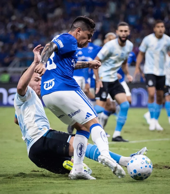 cruzeiro-supera-o-gremio-e-respira-fora-do-z4-do-brasileirao