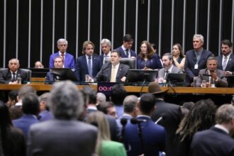 congresso-derruba-veto-e-reduz-penas-de-condenados-por-tentativa-de-golpe
