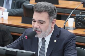 comissao-aprova-punicao-para-uso-de-ia-em-violencia-contra-a-mulher