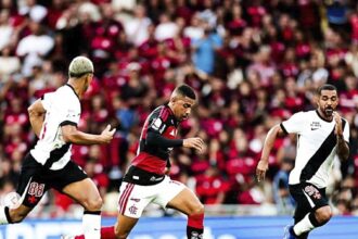 flamengo-e-vasco-empatam-em-jogo-eletrizante-com-gol-nos-acrescimos