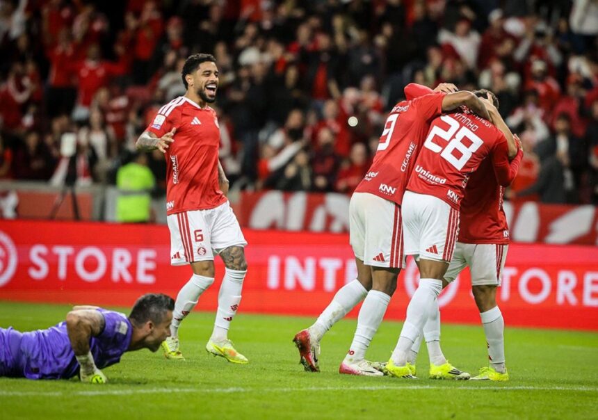 inter-vence-o-fluminense-e-se-afasta-do-z4-do-brasileirao